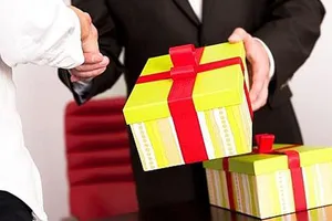 Nhận quà 150 triệu không đúng quy định bị sa thải  ​