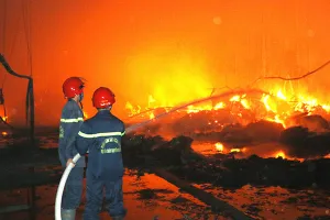 Hàng ngàn vụ cháy đã xảy ra, hàng trăm người bị thiệt mạng, bao nhiêu cán bộ mất chức?  ​