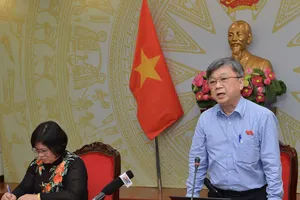 ĐB Trương Trọng Nghĩa cho rằng "Nếu không chuẩn bị kỹ càng, rất có thể tiệc thì người khác ăn, mà nợ thì chúng ta gánh". Ảnh: VIỆT DŨNG