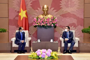 Chủ tịch Quốc hội Vương Đình Huệ tiếp Đại sứ Campuchia Chay Navuth, Đại sứ Nhật Bản Yamada Takio