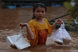 Nguy cơ lớn nhất về khí hậu đối với trẻ em Việt Nam là tiếp xúc nhiều với ô nhiễm không khí và lũ lụt