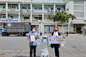 Một máy thở đã được chuyển đến Bệnh viện Nguyễn Tri Phương tại TPHCM