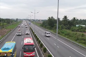 Khi hoàn thành công trình cao tốc này, sẽ có 4 tuyến đường song song  trục Bắc-Nam