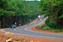 Dự án xây dựng tuyến đường Hồ Chí Minh đến nay vẫn chưa nối thông toàn tuyến. Ảnh minh hoạ