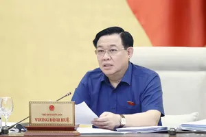 Chủ tịch Quốc hội Vương Đình Huệ  phát biểu tại phiên họp