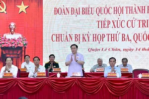 Chủ tịch Quốc hội Vương Đình Huệ tiếp xúc với cử tri Hải Phòng ngày 14-5