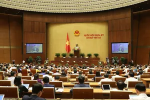 Tiếp tục hoàn thiện quy định về phổ biến, sử dụng Quốc kỳ, Quốc huy, Quốc ca