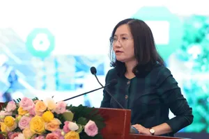 Bà Phạm Thị Thanh Tùng, Phó Vụ trưởng Vụ Tín dụng các ngành kinh tế (Ngân hàng Nhà nước) phát biểu tại hội thảo