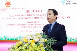 Chủ nhiệm Ủy ban Pháp luật Hoàng Thanh Tùng phát biểu khai mạc hội thảo