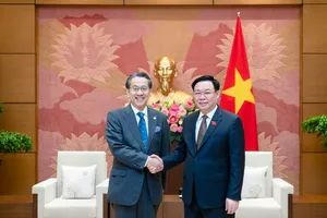 Chủ tịch Quốc hội Vương Đình Huệ đón tiếp ông Maeda Tadashi, Chủ tịch HĐQT Ngân hàng hợp tác Quốc tế Nhật Bản (JBIC) tại Nhà Quốc hội