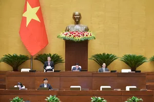 Phó Chủ tịch Quốc hội Nguyễn Đức Hải điều hành phiên họp. Ảnh: VIẾT CHUNG 