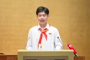 Chủ tịch “Quốc hội trẻ em” Lê Gia Vinh phát biểu khai mạc 