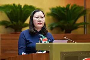 Chủ nhiệm Ủy ban Tư pháp Lê Thị Nga báo cáo giải trình, tiếp thu dự thảo luật