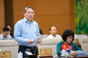 Bộ trưởng Bộ Tư pháp Nguyễn Hải Ninh trình bày về dự thảo luật 