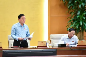 Phó Chủ tịch Quốc hội Nguyễn Khắc Định điều hành phiên họp 