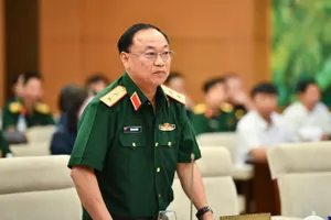 Trung tướng Thái Đại Ngọc, Phó Tổng tham mưu trưởng Quân đội nhân dân Việt Nam, báo cáo tại phiên họp 
