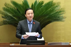 Phó Chủ tịch Quốc hội Nguyễn Khắc Định điều hành phiên thảo luận. Ảnh: QUANG PHÚC