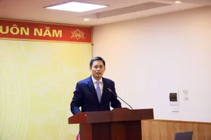 Đồng chí Nguyễn Hồng Hiển phát biểu nhận nhiệm vụ 