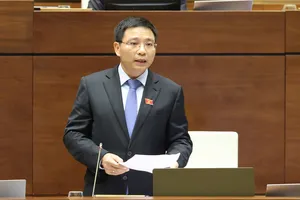 Bộ trưởng Bộ Tài chính Nguyễn Văn Thắng phát biểu tiếp thu, giải trình. Ảnh: QUANG PHÚC