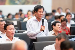 Kiểm toán trưởng Kiểm toán Nhà nước chuyên ngành II Lê Đình Thăng phát biểu tại diễn đàn. Ảnh: PHẠM THẮNG 