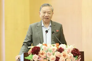 Tổng Bí thư Tô Lâm phát biểu tại hội nghị tiếp xúc cử tri sáng 15-12. Ảnh: VIẾT CHUNG 