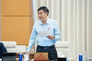 Chủ nhiệm Ủy ban Công tác đại biểu Nguyễn Hữu Đông báo cáo về công tác chuẩn bị cho kỳ họp thứ nhất, Quốc hội khóa XVI