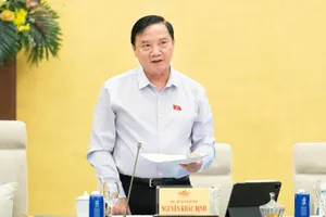 Phó Chủ tịch Quốc hội Nguyễn Khắc Định điều hành phiên họp