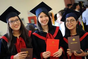Nhiều chính sách ưu đãi dự kiến được dành cho sinh viên tốt nghiệp xuất sắc vào làm việc trong cơ quan Nhà nước. Ảnh: CẨM HÀ 