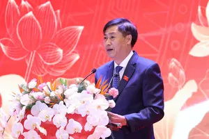 Chủ nhiệm Ủy ban Công tác đại biểu Nguyễn Hữu Đông trình bày Báo cáo tổng kết nhiệm kỳ 2021-2026. Ảnh: QUANG PHÚC 