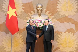 Chủ tịch Quốc hội Trần Thanh Mẫn tiếp Tổng Chưởng lý Malaysia Tan Sri Mohd Dusuki Mokhtar tại Nhà Quốc hội. Ảnh: CẨM HÀ 