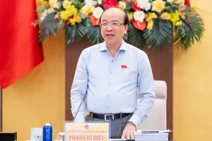 Chủ nhiệm Ủy ban Pháp luật và Tư pháp Phan Chí Hiếu phát biểu kết luận. Ảnh: CẨM HÀ 