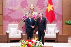 Chủ tịch Quốc hội Trần Thanh Mẫn tiếp đồng chí Chung Sơn. Ảnh: CỔNG THÔNG TIN ĐIỆN TỬ QUỐC HỘI
