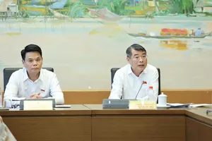 Thủ tướng Lê Minh Hưng phát biểu về dự thảo Luật Đất đai (sửa đổi) chiều 22-10. Ảnh: QUANG PHÚC