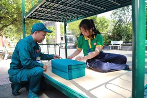 Hơn 250 em học sinh phường Bình Dương trải nghiệm làm chiến sĩ