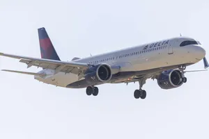 Mỹ: Điều tra việc sử dụng AI để cá nhân hóa giá vé máy bay