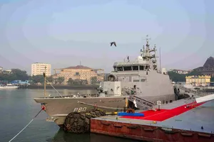 Ấn Độ ra mắt tàu chống ngầm nội địa đầu tiên