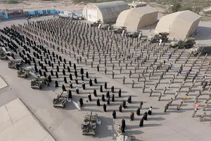 Iran tạm đóng một phần eo biển Hormuz