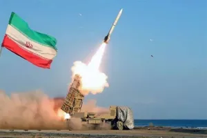Iran tuyên bố tấn công tàu quân sự Mỹ