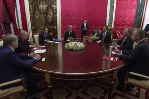 Hai bên trao đổi các vấn đề liên quan đến Ukraine và hợp tác song phương. Ảnh: KREMLIN.RU