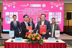 堤岸商会与VietinBank签署合作备忘录。