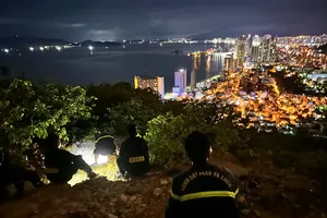 Khánh Hòa: Giải cứu hai du khách Nga đi lạc trên núi Cô Tiên