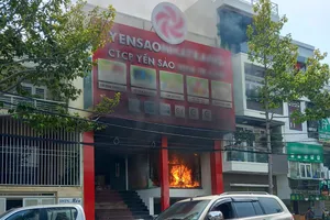 Cháy showroom bán yến sào ở Nha Trang