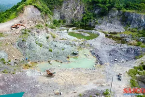 Núi Cô Tiên “loang lổ”, chính quyền yêu cầu khẩn trương kiểm tra