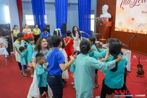 Khánh Hòa: Nhóm học sinh mang “liều thuốc tinh thần” đến với bệnh nhân