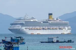 Tàu du lịch quốc tế vào vịnh Nha Trang sau hơn 1 năm gián đoạn