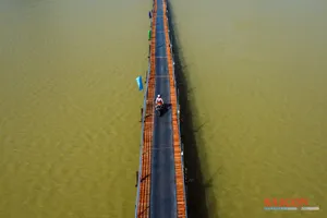 Cầu gỗ giúp hàng ngàn hộ dân Nha Trang vào trung tâm