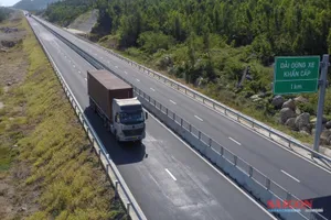 Chủ đầu tư lên tiếng vụ các vết vá trên tuyến cao tốc Vân Phong – Nha Trang