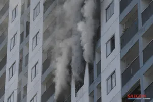 Cháy căn hộ tầng 16 chung cư ở phường Nam Nha Trang