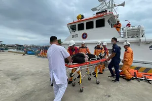 Cứu nạn thuyền viên tàu nước ngoài trên vùng biển Khánh Hòa