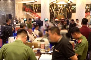 Triệt phá tụ điểm cờ bạc tại tầng hầm khách sạn ở phường Nha Trang